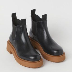 NWOT Genuine Leather Chelsea Platform Boots Size 7 / EU 38 Black and Camel Sole